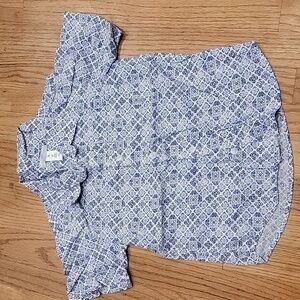 Boy's Blue and White Batik Print Button Down Linen Shirt size 5T.